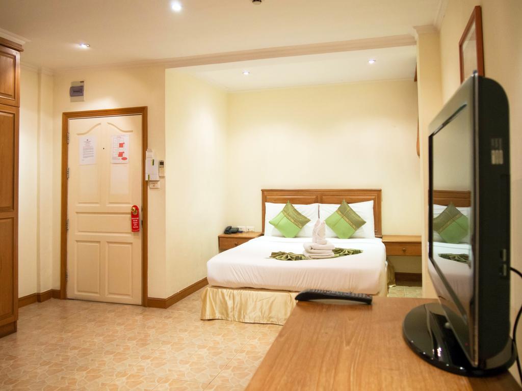 Secrets Hotel Pattaya Exterior photo