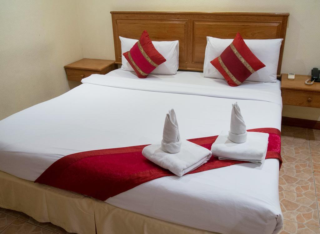 Secrets Hotel Pattaya Exterior photo