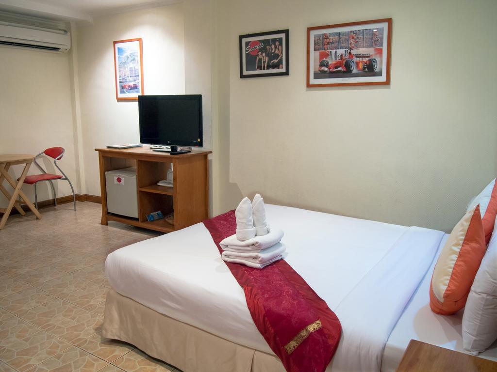 Secrets Hotel Pattaya Exterior photo